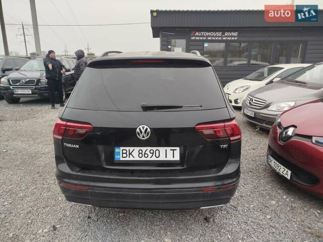 Черный Фольксваген Тигуан, объемом двигателя 1.98 л и пробегом 293 тыс. км за 12999 $, фото 13 на Automoto.ua