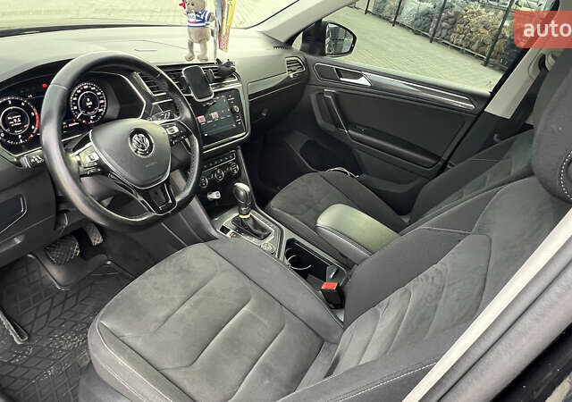 Черный Фольксваген Тигуан, объемом двигателя 1.97 л и пробегом 250 тыс. км за 23500 $, фото 9 на Automoto.ua