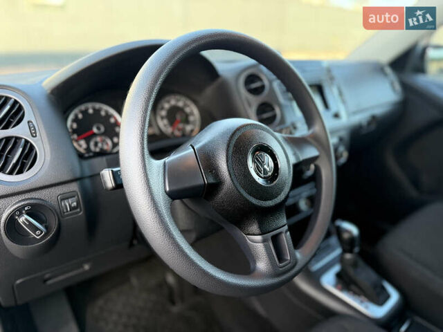 Черный Фольксваген Тигуан, объемом двигателя 1.98 л и пробегом 120 тыс. км за 11999 $, фото 19 на Automoto.ua