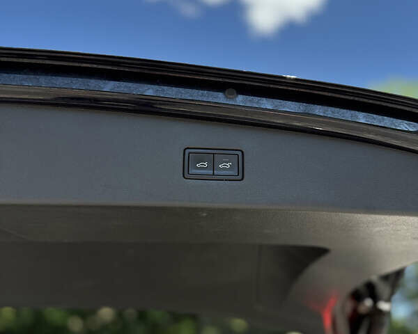 Черный Фольксваген Тигуан, объемом двигателя 2 л и пробегом 145 тыс. км за 19700 $, фото 13 на Automoto.ua