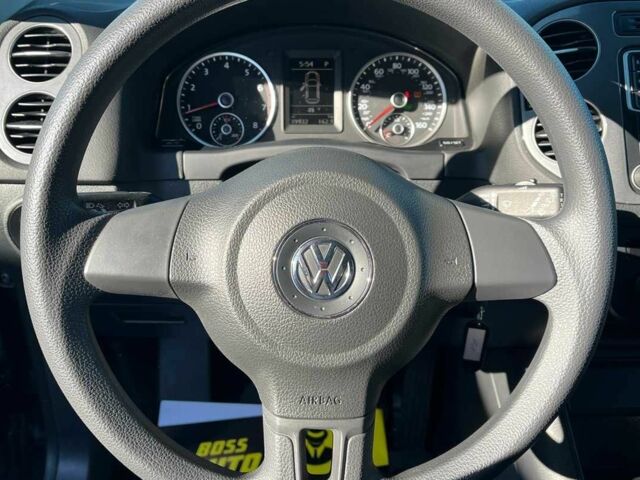 Чорний Фольксваген Тігуан, об'ємом двигуна 2 л та пробігом 142 тис. км за 12200 $, фото 12 на Automoto.ua