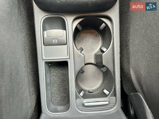 Черный Фольксваген Тигуан, объемом двигателя 2 л и пробегом 175 тыс. км за 12333 $, фото 53 на Automoto.ua