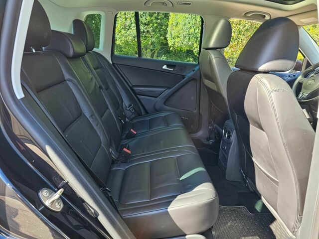 Черный Фольксваген Тигуан, объемом двигателя 2 л и пробегом 57 тыс. км за 9000 $, фото 12 на Automoto.ua