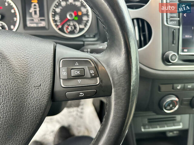 Черный Фольксваген Тигуан, объемом двигателя 2 л и пробегом 175 тыс. км за 12333 $, фото 46 на Automoto.ua