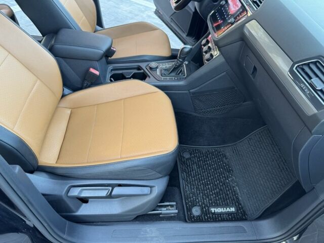 Черный Фольксваген Тигуан, объемом двигателя 2 л и пробегом 173 тыс. км за 16400 $, фото 13 на Automoto.ua