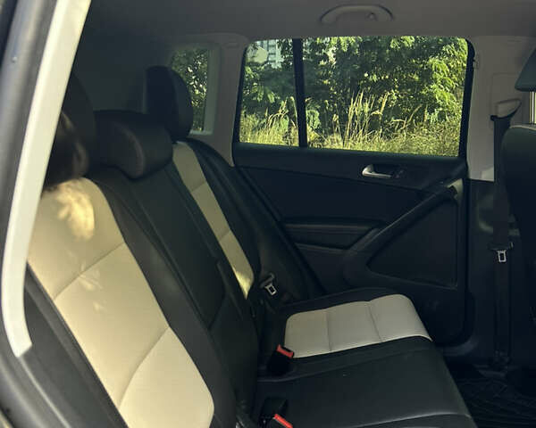 Черный Фольксваген Тигуан, объемом двигателя 1.98 л и пробегом 145 тыс. км за 12300 $, фото 11 на Automoto.ua