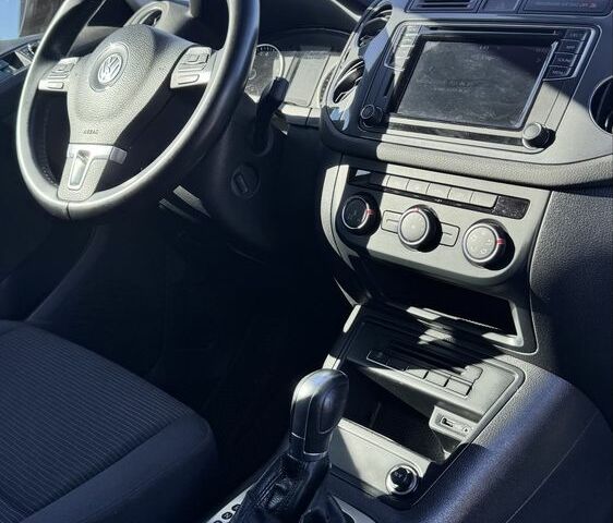 Черный Фольксваген Тигуан, объемом двигателя 2 л и пробегом 183 тыс. км за 14000 $, фото 18 на Automoto.ua