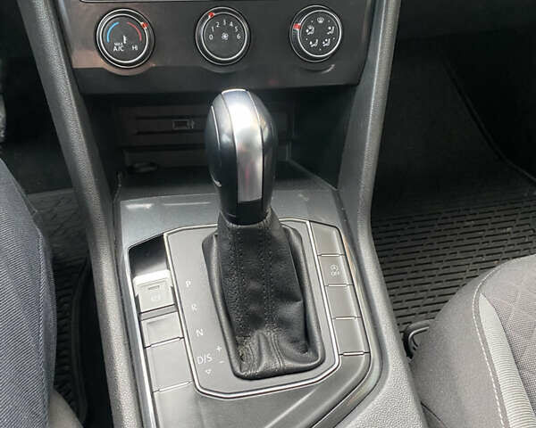 Черный Фольксваген Тигуан, объемом двигателя 1.98 л и пробегом 199 тыс. км за 15850 $, фото 12 на Automoto.ua