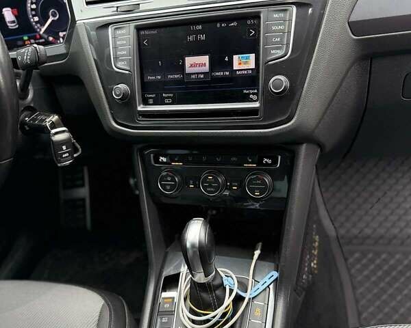 Чорний Фольксваген Тігуан, об'ємом двигуна 1.98 л та пробігом 150 тис. км за 30000 $, фото 4 на Automoto.ua