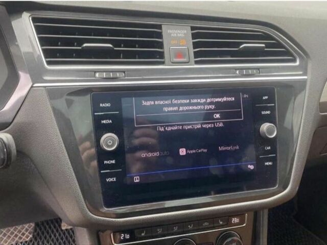 Чорний Фольксваген Тігуан, об'ємом двигуна 2 л та пробігом 131 тис. км за 18500 $, фото 8 на Automoto.ua