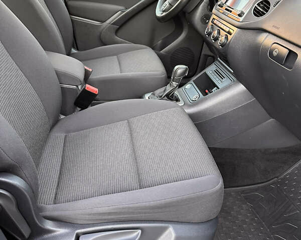 Черный Фольксваген Тигуан, объемом двигателя 1.98 л и пробегом 102 тыс. км за 13900 $, фото 14 на Automoto.ua