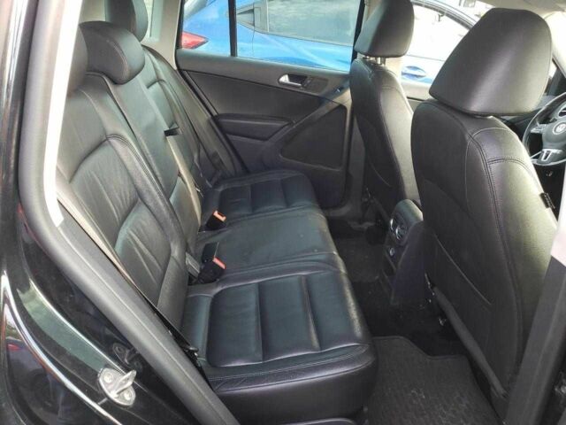 Черный Фольксваген Тигуан, объемом двигателя 2 л и пробегом 118 тыс. км за 2500 $, фото 10 на Automoto.ua