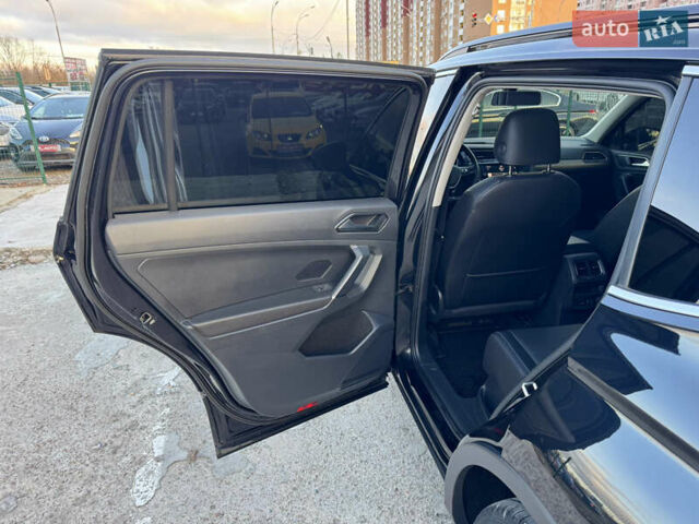 Черный Фольксваген Тигуан, объемом двигателя 1.98 л и пробегом 81 тыс. км за 21500 $, фото 37 на Automoto.ua