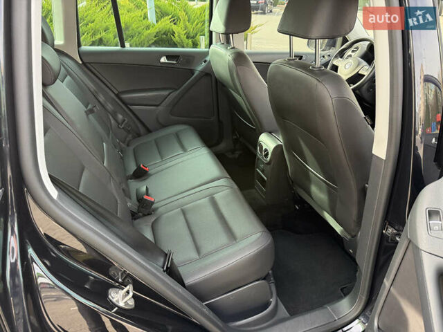 Чорний Фольксваген Тігуан, об'ємом двигуна 2 л та пробігом 104 тис. км за 15500 $, фото 13 на Automoto.ua