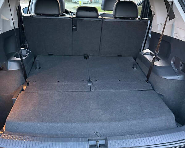 Черный Фольксваген Тигуан, объемом двигателя 1.98 л и пробегом 132 тыс. км за 18500 $, фото 13 на Automoto.ua