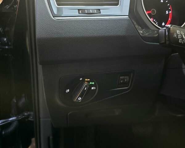 Черный Фольксваген Тигуан, объемом двигателя 1.98 л и пробегом 130 тыс. км за 24499 $, фото 30 на Automoto.ua