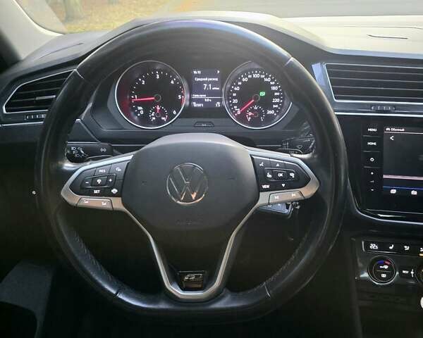 Черный Фольксваген Тигуан, объемом двигателя 1.98 л и пробегом 130 тыс. км за 24499 $, фото 33 на Automoto.ua