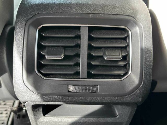 Чорний Фольксваген Тігуан, об'ємом двигуна 2 л та пробігом 42 тис. км за 17000 $, фото 15 на Automoto.ua