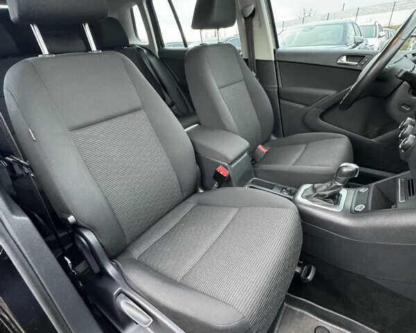 Черный Фольксваген Тигуан, объемом двигателя 2 л и пробегом 140 тыс. км за 13700 $, фото 24 на Automoto.ua