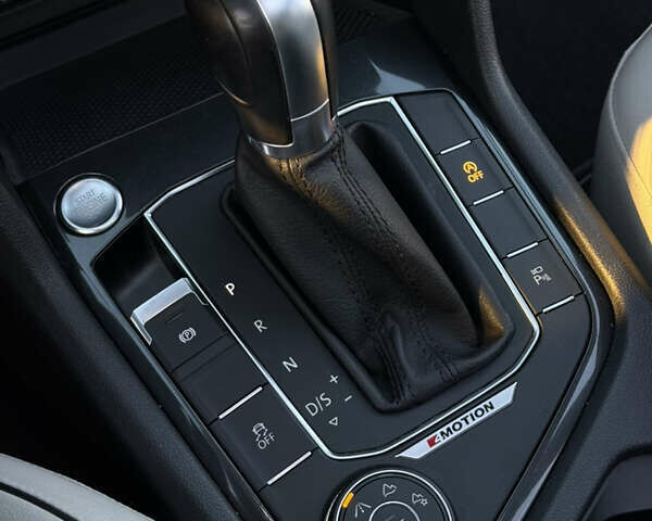 Черный Фольксваген Тигуан, объемом двигателя 1.98 л и пробегом 145 тыс. км за 19200 $, фото 26 на Automoto.ua