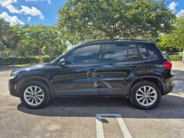 Черный Фольксваген Тигуан, объемом двигателя 2 л и пробегом 55 тыс. км за 17000 $, фото 5 на Automoto.ua