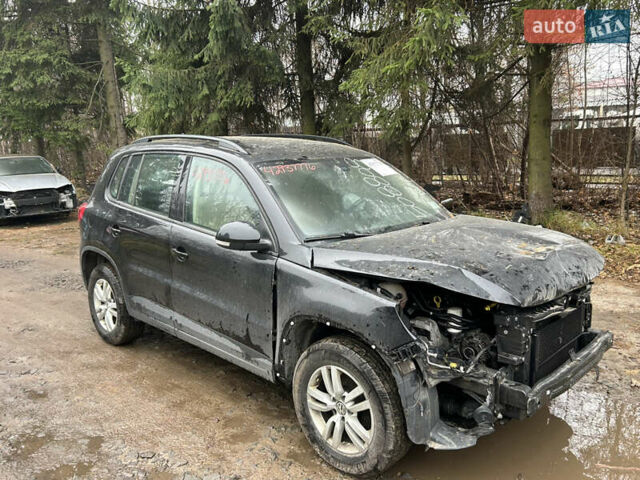 Черный Фольксваген Тигуан, объемом двигателя 1.98 л и пробегом 198 тыс. км за 8800 $, фото 2 на Automoto.ua