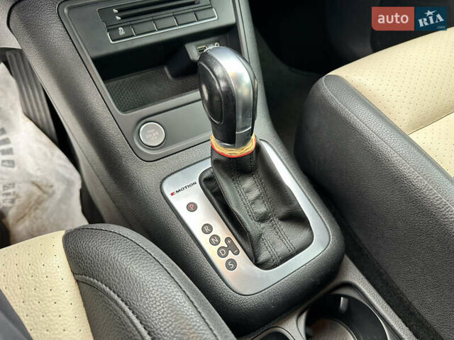 Черный Фольксваген Тигуан, объемом двигателя 2 л и пробегом 175 тыс. км за 12333 $, фото 49 на Automoto.ua