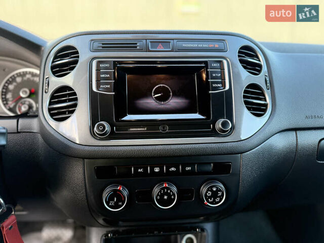 Черный Фольксваген Тигуан, объемом двигателя 1.98 л и пробегом 120 тыс. км за 11999 $, фото 21 на Automoto.ua