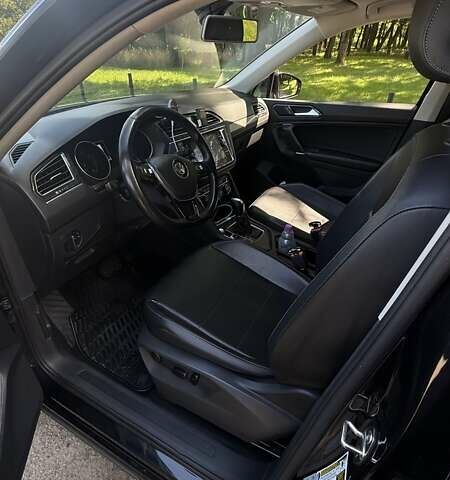 Черный Фольксваген Тигуан, объемом двигателя 1.98 л и пробегом 175 тыс. км за 17500 $, фото 12 на Automoto.ua