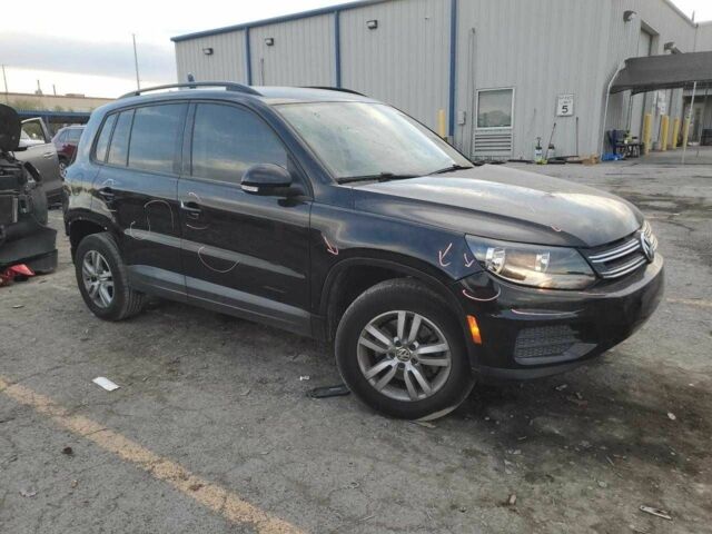Черный Фольксваген Тигуан, объемом двигателя 2 л и пробегом 142 тыс. км за 2500 $, фото 3 на Automoto.ua