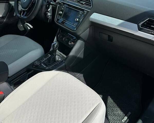 Черный Фольксваген Тигуан, объемом двигателя 1.98 л и пробегом 177 тыс. км за 17700 $, фото 7 на Automoto.ua