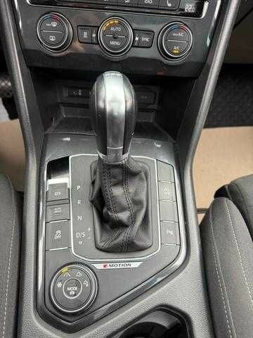 Черный Фольксваген Тигуан, объемом двигателя 2 л и пробегом 102 тыс. км за 12100 $, фото 14 на Automoto.ua