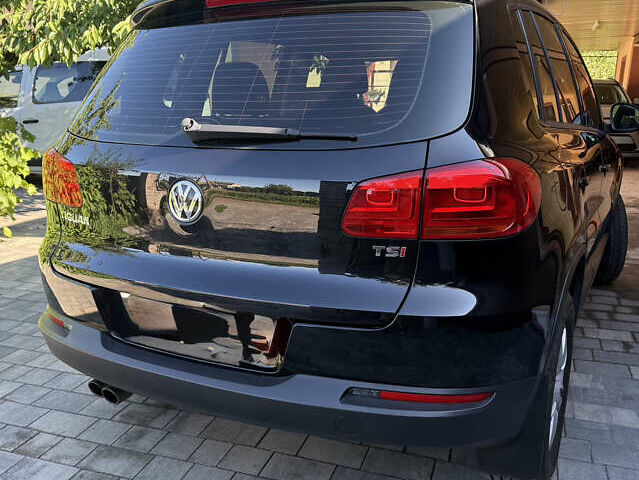 Черный Фольксваген Тигуан, объемом двигателя 1.98 л и пробегом 161 тыс. км за 14300 $, фото 6 на Automoto.ua