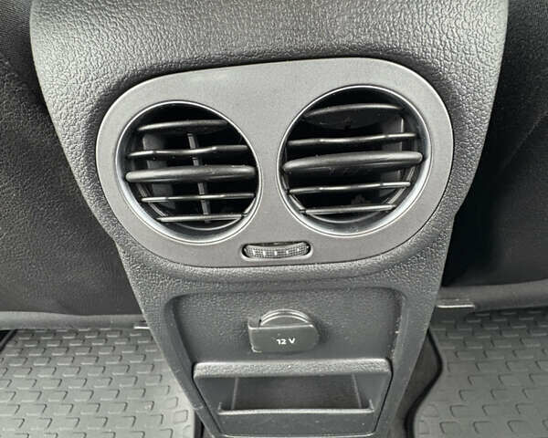 Черный Фольксваген Тигуан, объемом двигателя 2 л и пробегом 95 тыс. км за 14499 $, фото 29 на Automoto.ua