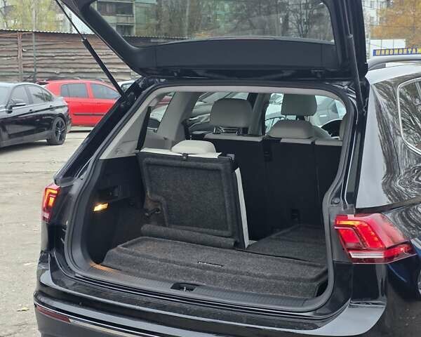 Черный Фольксваген Тигуан, объемом двигателя 1.98 л и пробегом 94 тыс. км за 19999 $, фото 15 на Automoto.ua