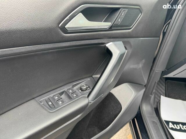 Черный Фольксваген Тигуан, объемом двигателя 2 л и пробегом 143 тыс. км за 18690 $, фото 20 на Automoto.ua