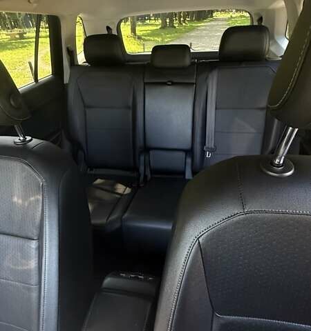 Черный Фольксваген Тигуан, объемом двигателя 1.98 л и пробегом 175 тыс. км за 17500 $, фото 11 на Automoto.ua