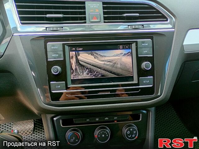 Чорний Фольксваген Тігуан, об'ємом двигуна 2 л та пробігом 93 тис. км за 15000 $, фото 8 на Automoto.ua