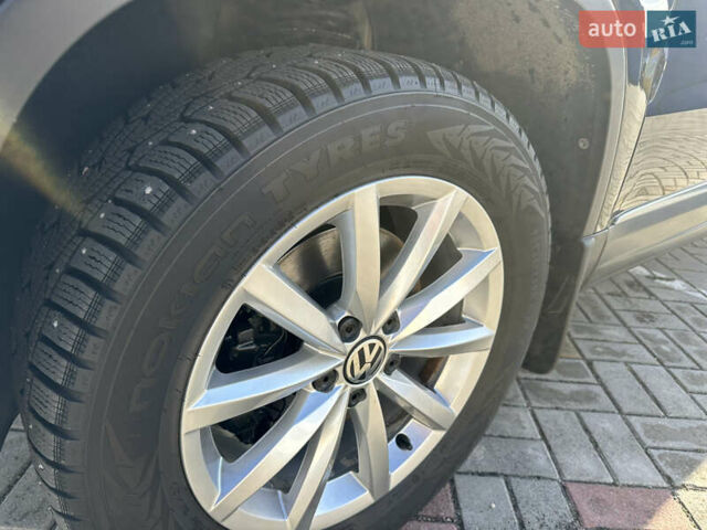 Черный Фольксваген Тигуан, объемом двигателя 2 л и пробегом 100 тыс. км за 13950 $, фото 11 на Automoto.ua