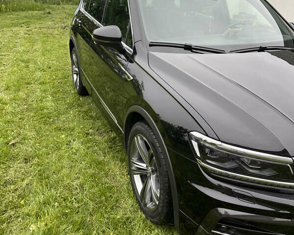 Черный Фольксваген Тигуан, объемом двигателя 1.98 л и пробегом 215 тыс. км за 26855 $, фото 21 на Automoto.ua