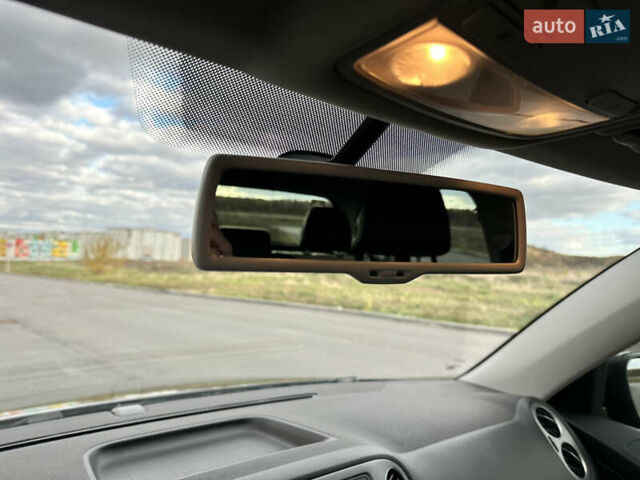 Черный Фольксваген Тигуан, объемом двигателя 2 л и пробегом 175 тыс. км за 12333 $, фото 48 на Automoto.ua