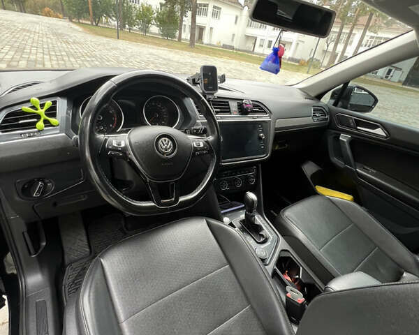 Черный Фольксваген Тигуан, объемом двигателя 1.98 л и пробегом 135 тыс. км за 20700 $, фото 15 на Automoto.ua