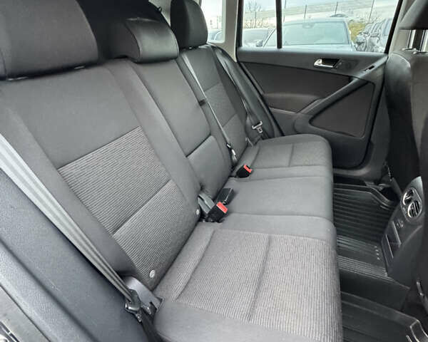 Черный Фольксваген Тигуан, объемом двигателя 2 л и пробегом 140 тыс. км за 13700 $, фото 29 на Automoto.ua