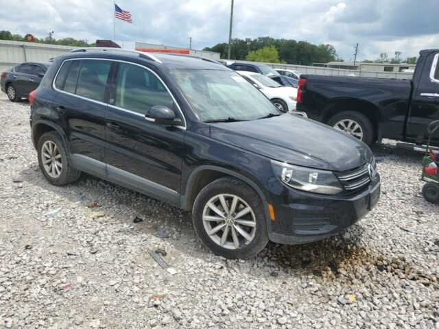 Черный Фольксваген Тигуан, объемом двигателя 2 л и пробегом 148 тыс. км за 9800 $, фото 2 на Automoto.ua