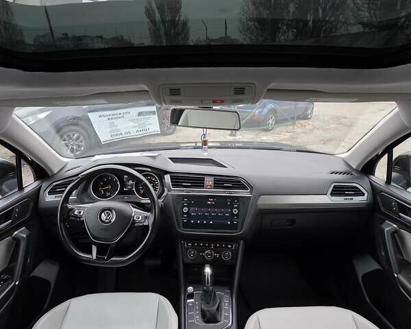 Черный Фольксваген Тигуан, объемом двигателя 1.98 л и пробегом 94 тыс. км за 19999 $, фото 6 на Automoto.ua