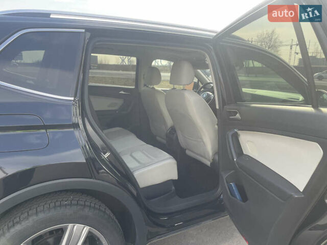 Черный Фольксваген Тигуан, объемом двигателя 1.98 л и пробегом 99 тыс. км за 23000 $, фото 23 на Automoto.ua