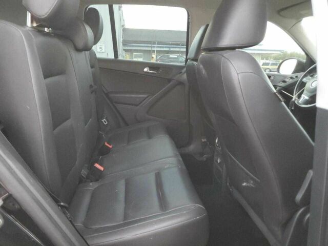 Черный Фольксваген Тигуан, объемом двигателя 2 л и пробегом 142 тыс. км за 2500 $, фото 10 на Automoto.ua