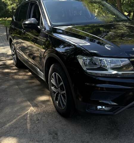 Черный Фольксваген Тигуан, объемом двигателя 1.98 л и пробегом 175 тыс. км за 17500 $, фото 6 на Automoto.ua