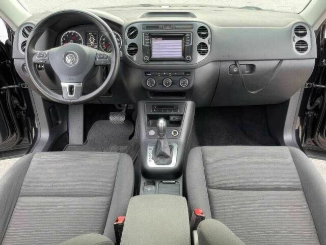 Чорний Фольксваген Тігуан, об'ємом двигуна 2 л та пробігом 123 тис. км за 3200 $, фото 12 на Automoto.ua