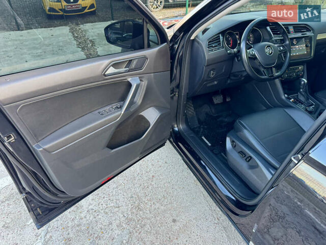 Черный Фольксваген Тигуан, объемом двигателя 1.98 л и пробегом 81 тыс. км за 21500 $, фото 30 на Automoto.ua